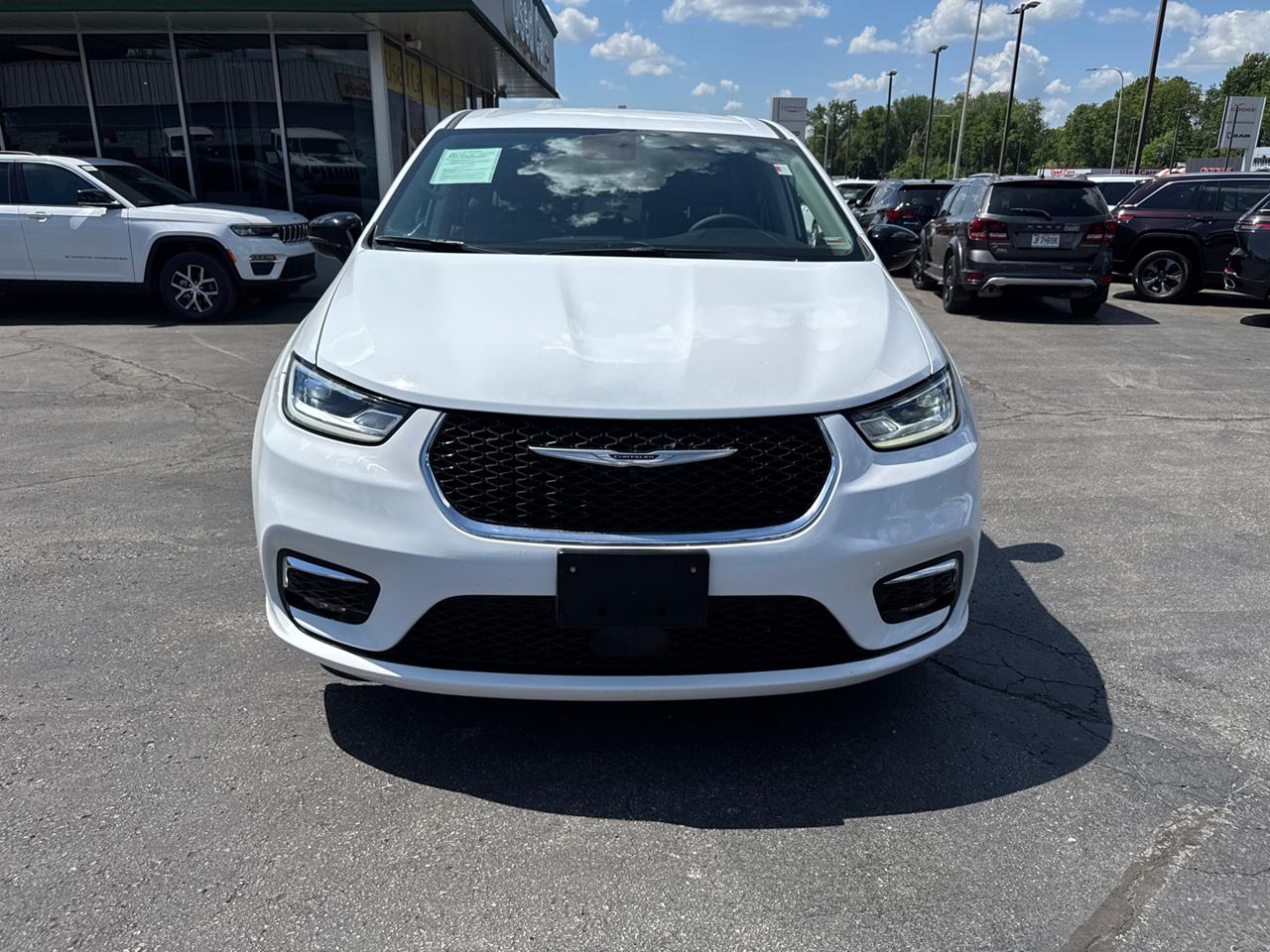 2024 Chrysler Pacifica