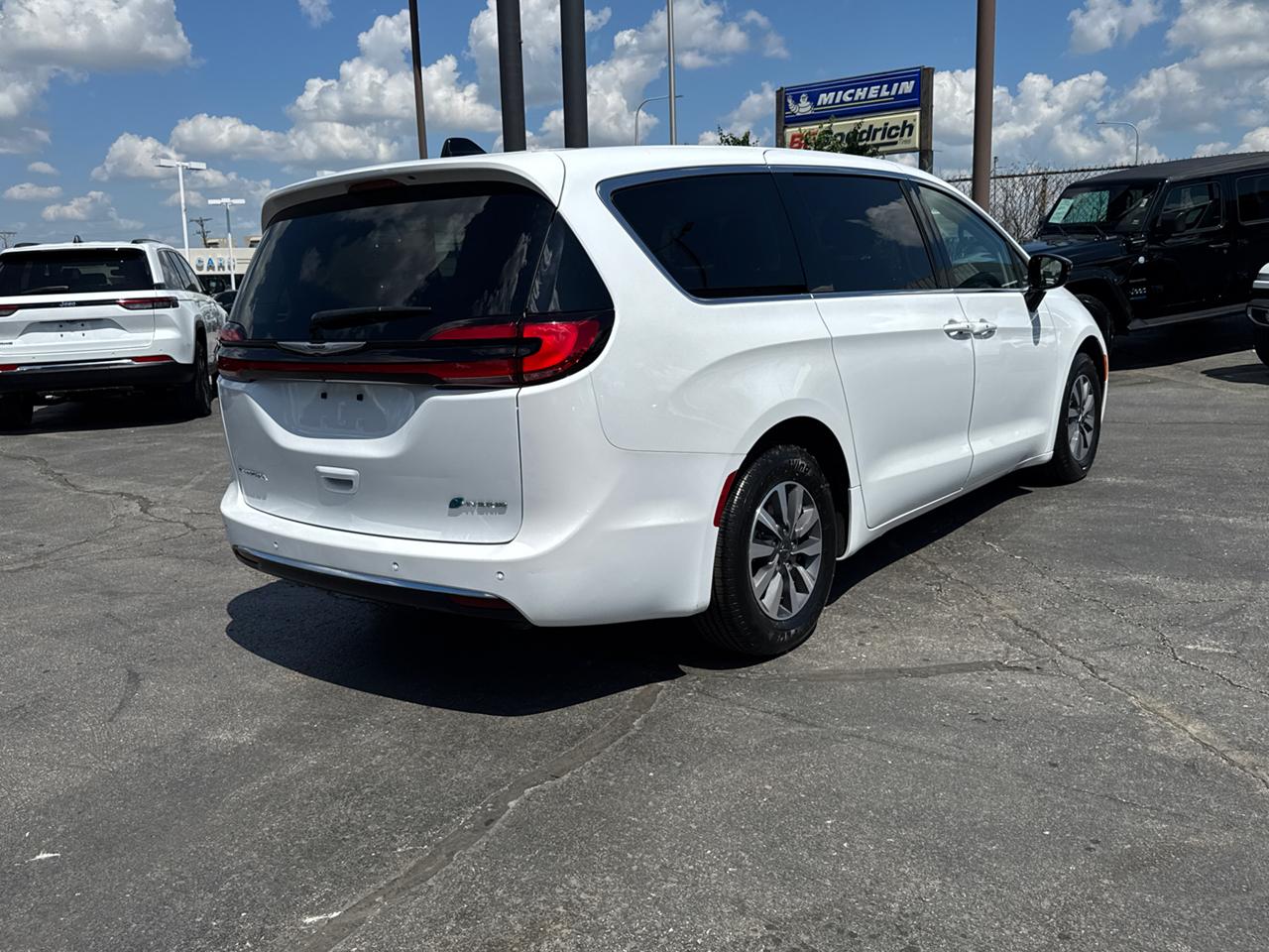 2024 Chrysler Pacifica