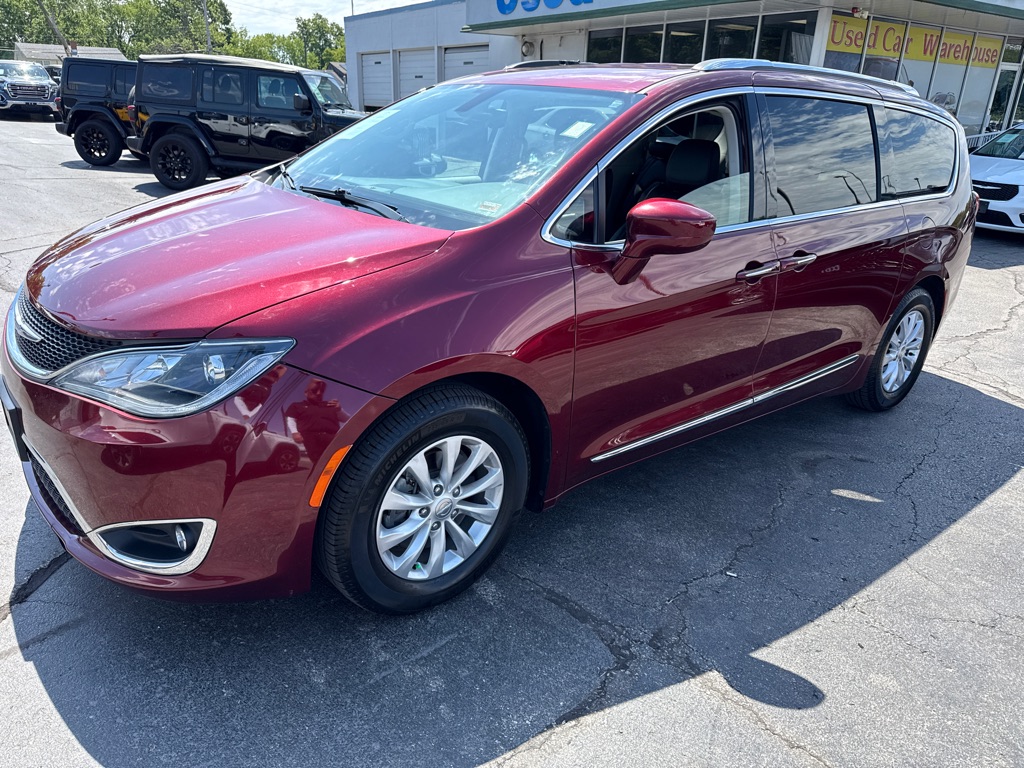 Used 2018 Chrysler Pacifica Touring L Vans