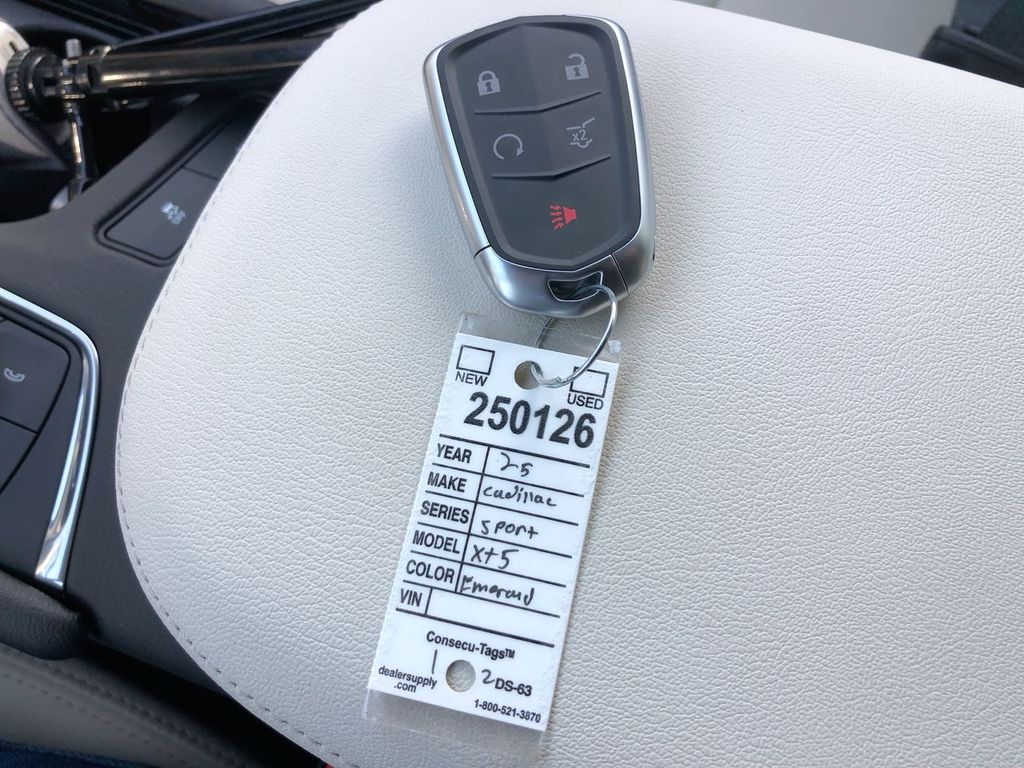 2025 Cadillac XT5