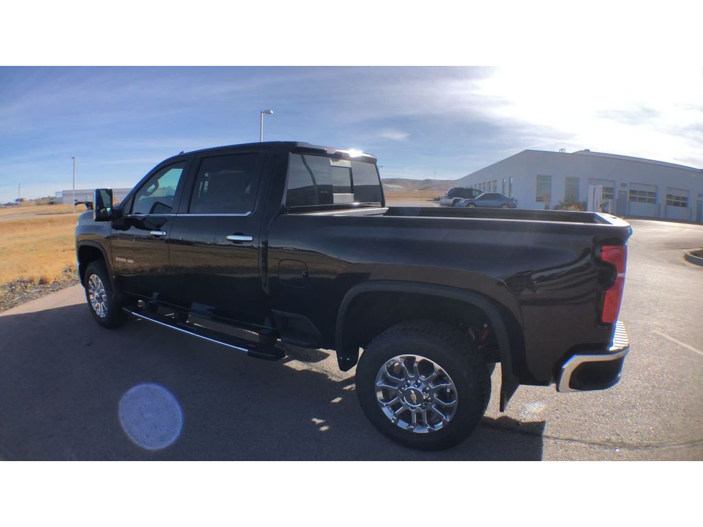 2025 Chevrolet Silverado 3500