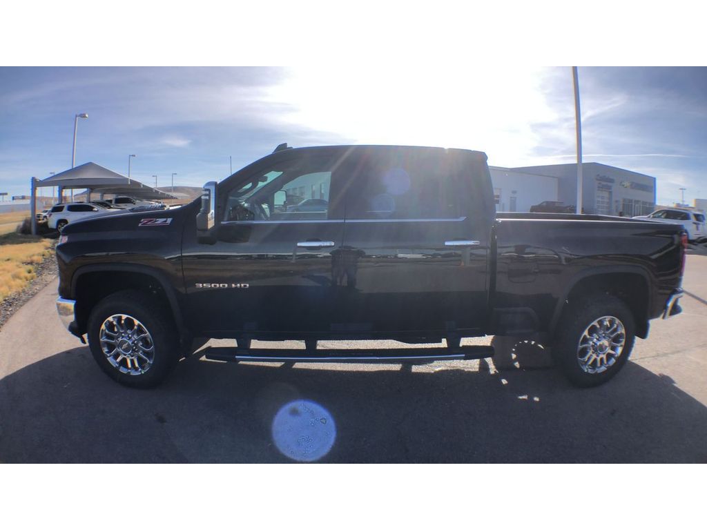 2025 Chevrolet Silverado 3500