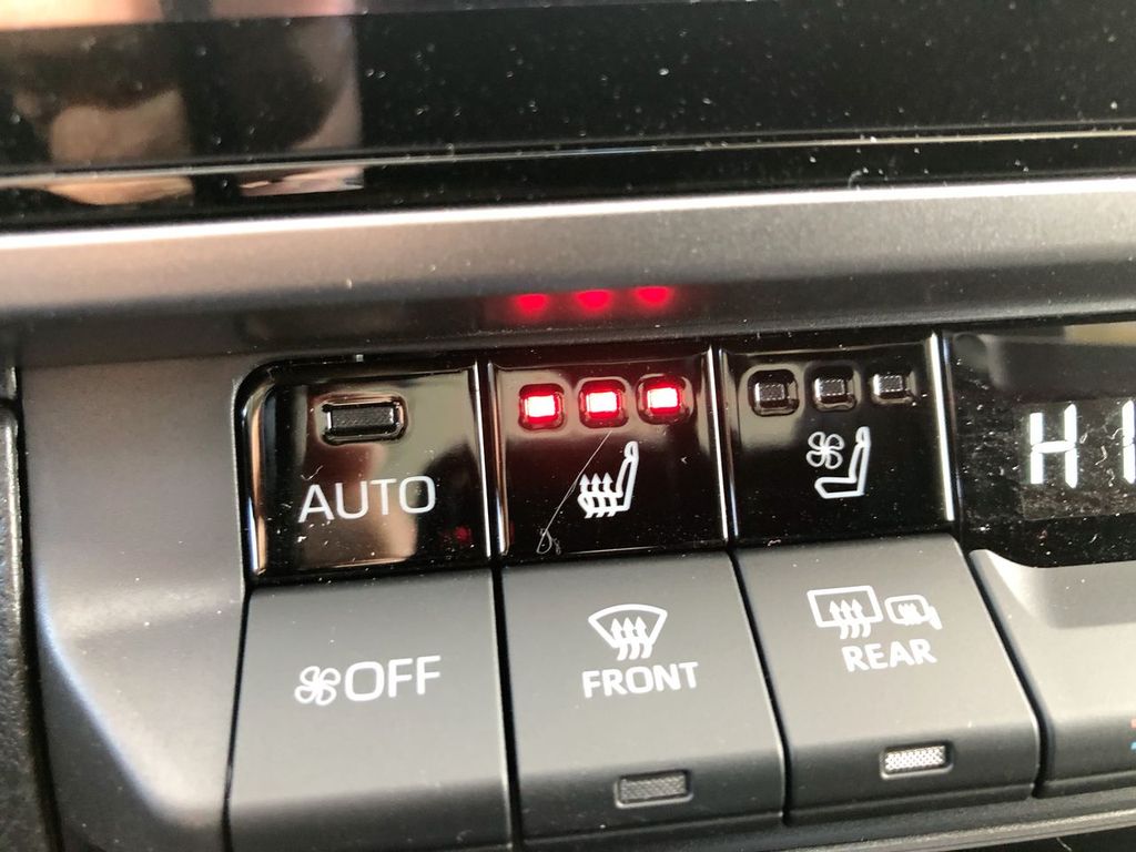 2025 Toyota Camry Hybrid
