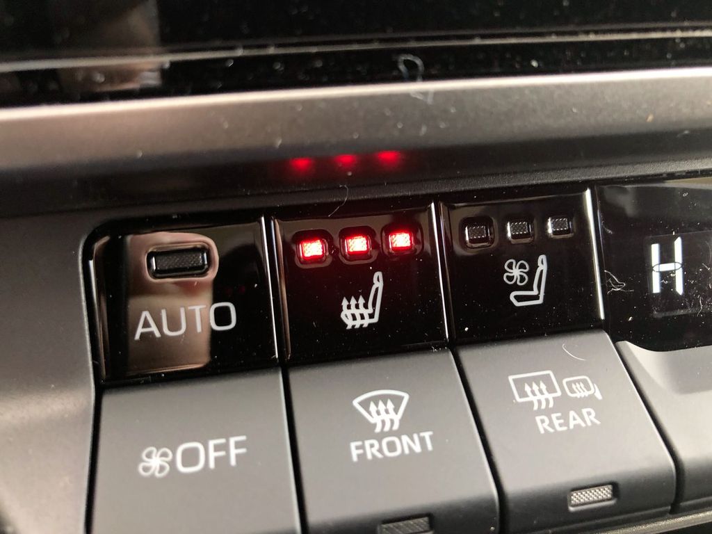 2025 Toyota Camry Hybrid