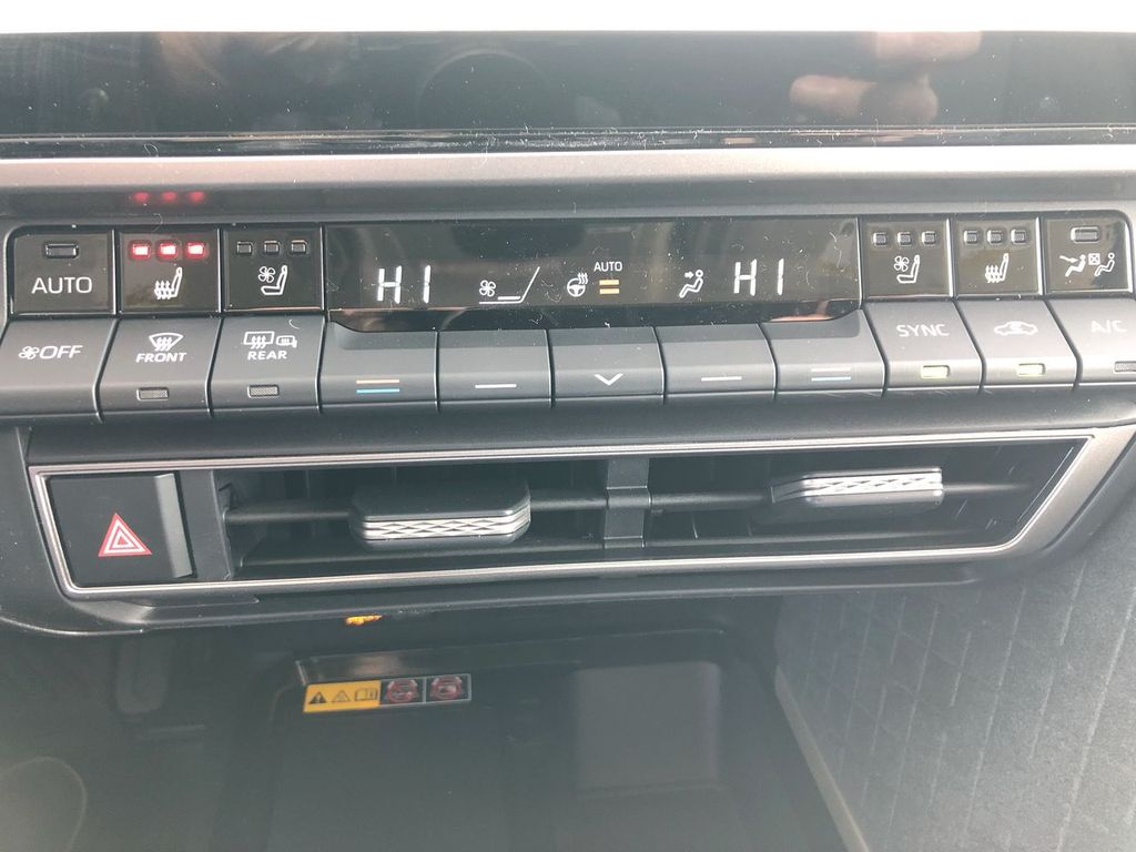 2025 Toyota Camry Hybrid