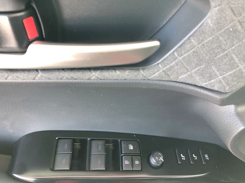 2025 Toyota Camry Hybrid