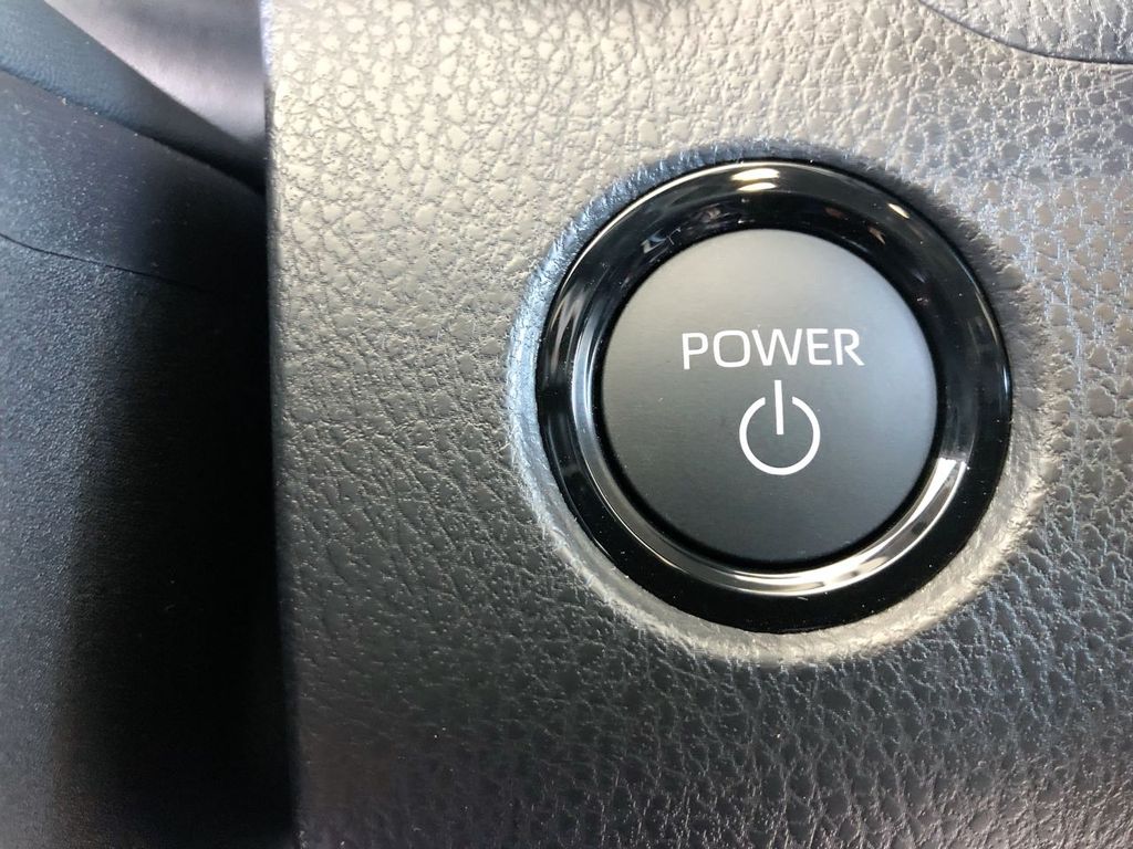 2025 Toyota Camry Hybrid
