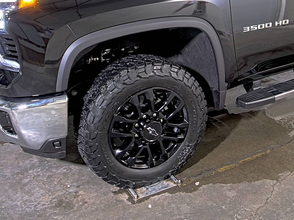 2025 Chevrolet Silverado 3500