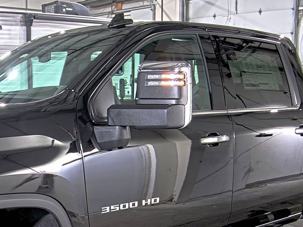 2025 Chevrolet Silverado 3500