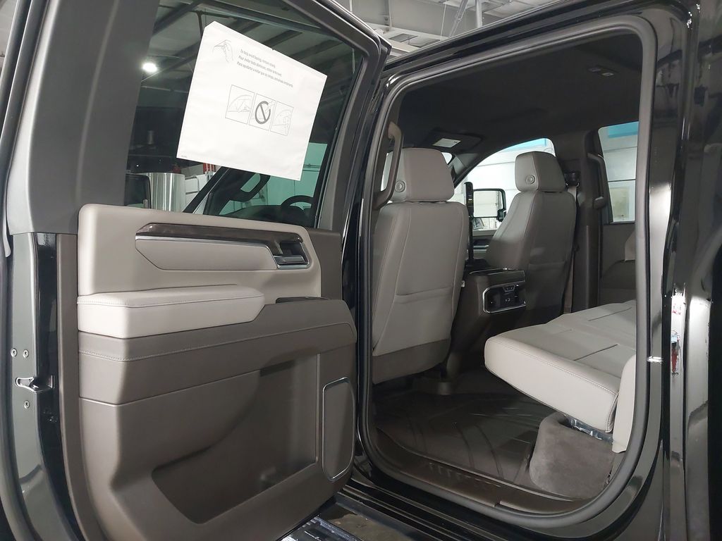 2025 Chevrolet Silverado 3500