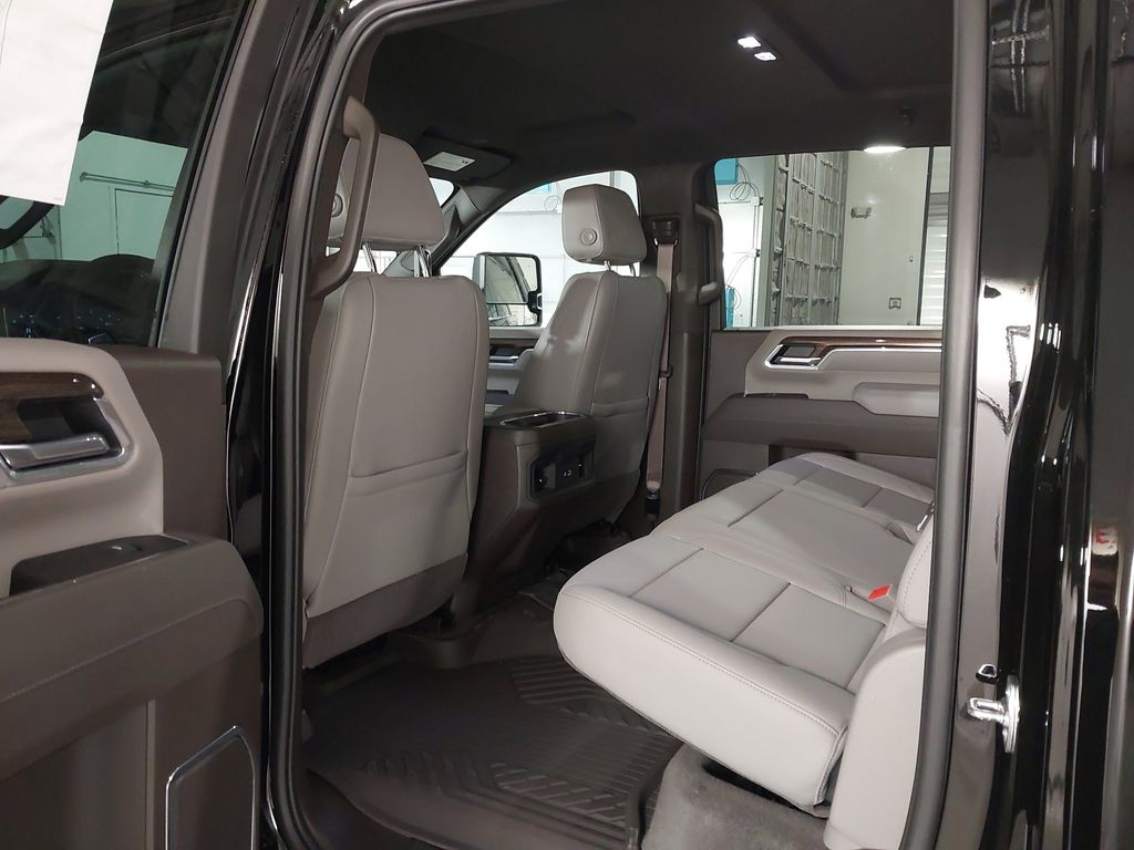 2025 Chevrolet Silverado 3500