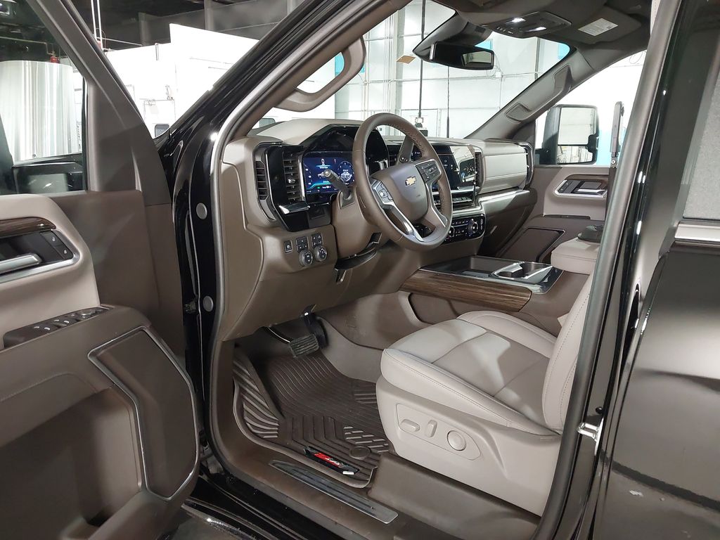2025 Chevrolet Silverado 3500