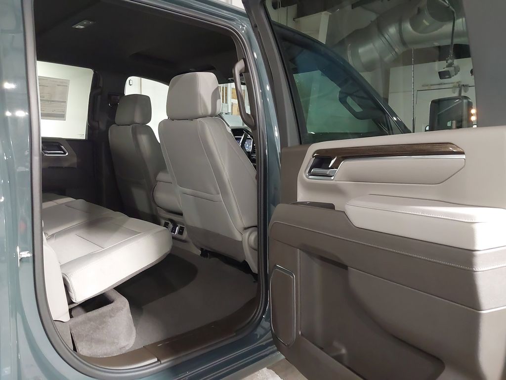 2025 Chevrolet Silverado 3500