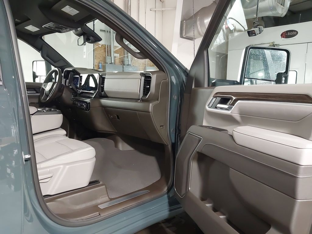 2025 Chevrolet Silverado 3500