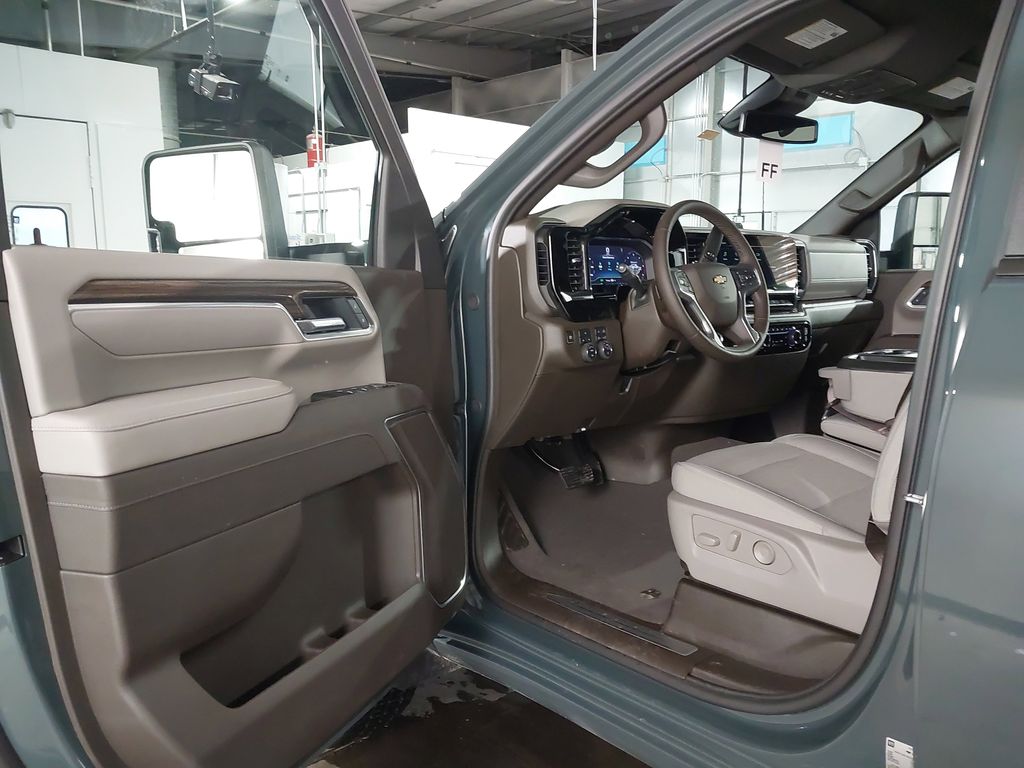 2025 Chevrolet Silverado 3500