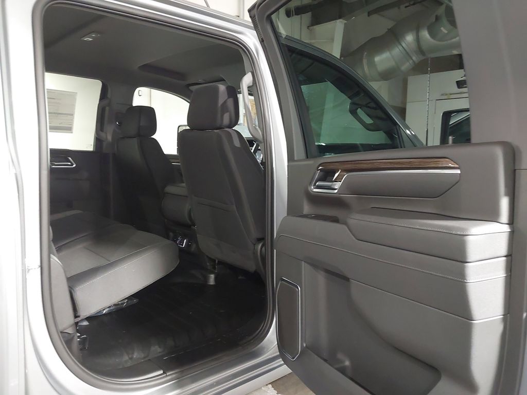 2025 Chevrolet Silverado 3500
