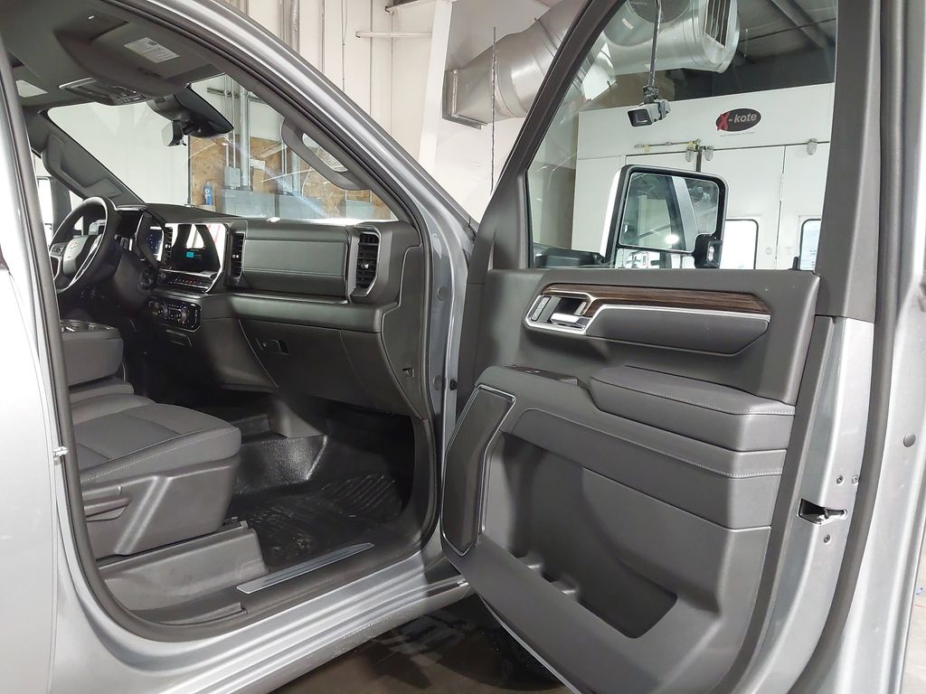 2025 Chevrolet Silverado 3500