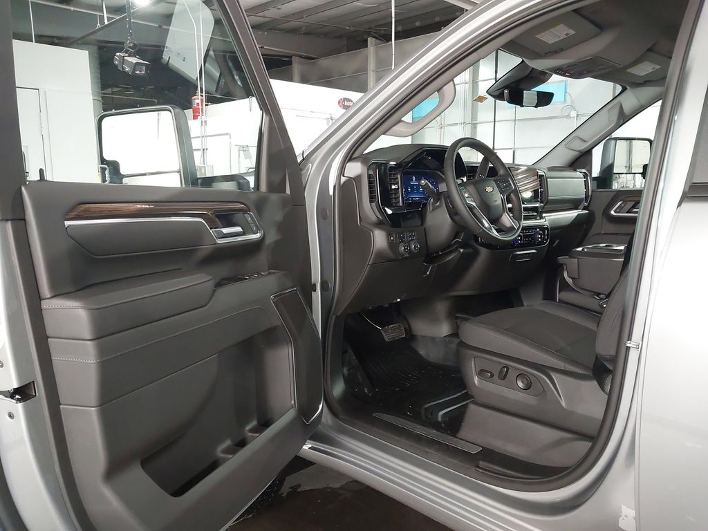 2025 Chevrolet Silverado 3500