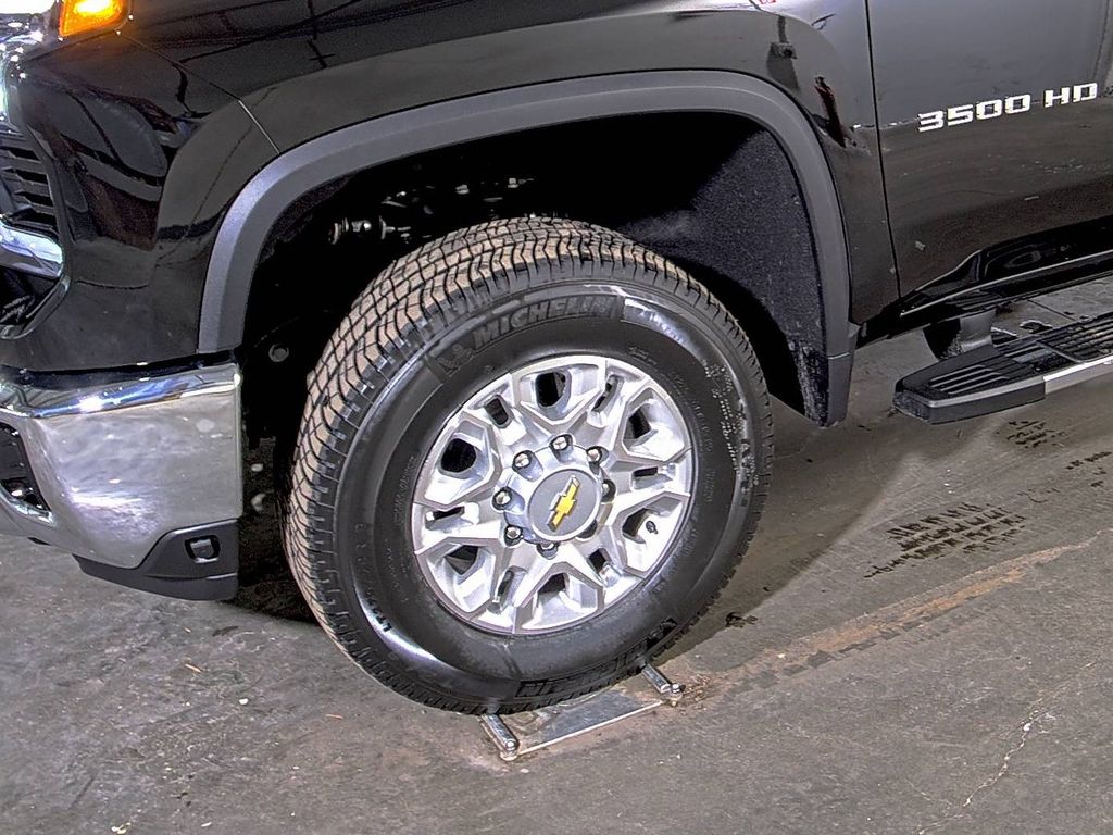 2025 Chevrolet Silverado 3500