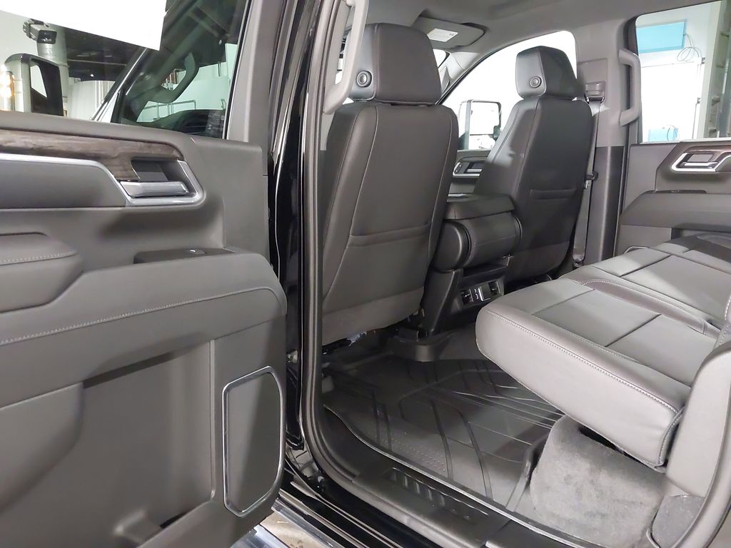2025 Chevrolet Silverado 3500