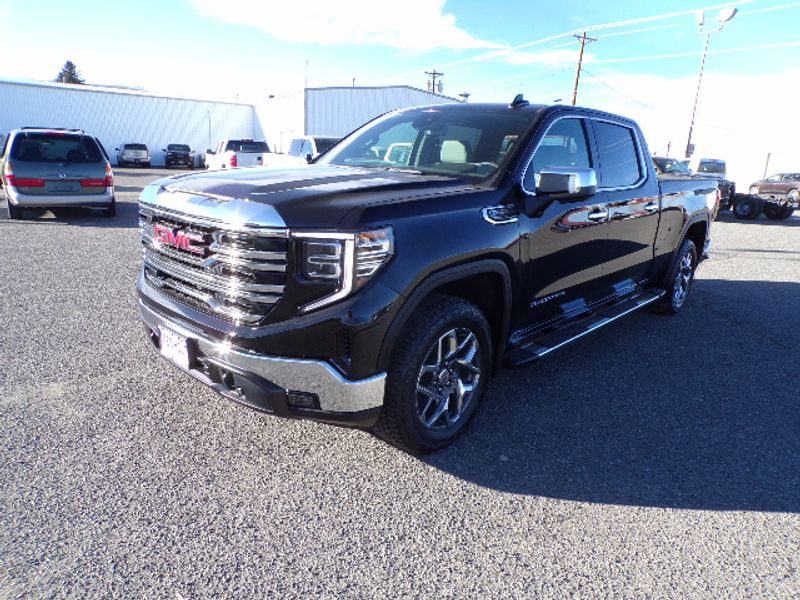 New 2025 GMC Sierra 1500 SLT Trucks