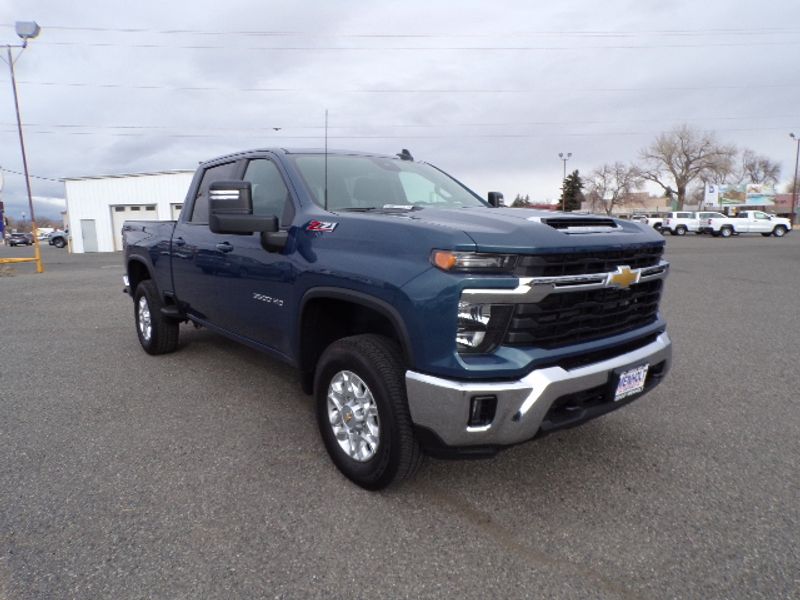 2025 Chevrolet Silverado 3500