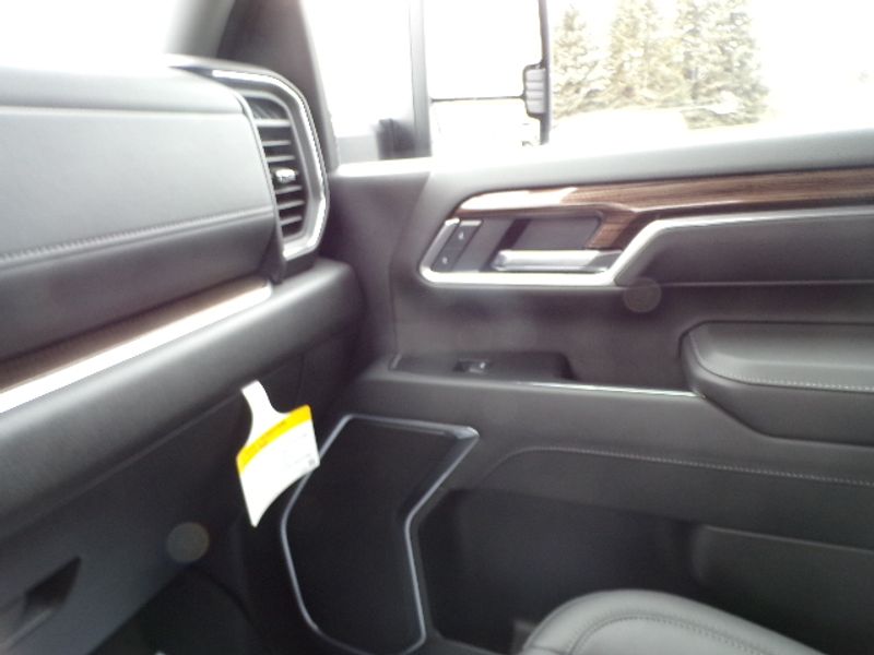 2025 Chevrolet Silverado 3500
