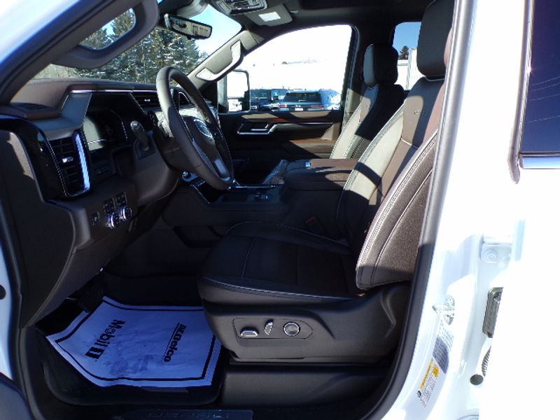 2025 GMC Sierra 3500