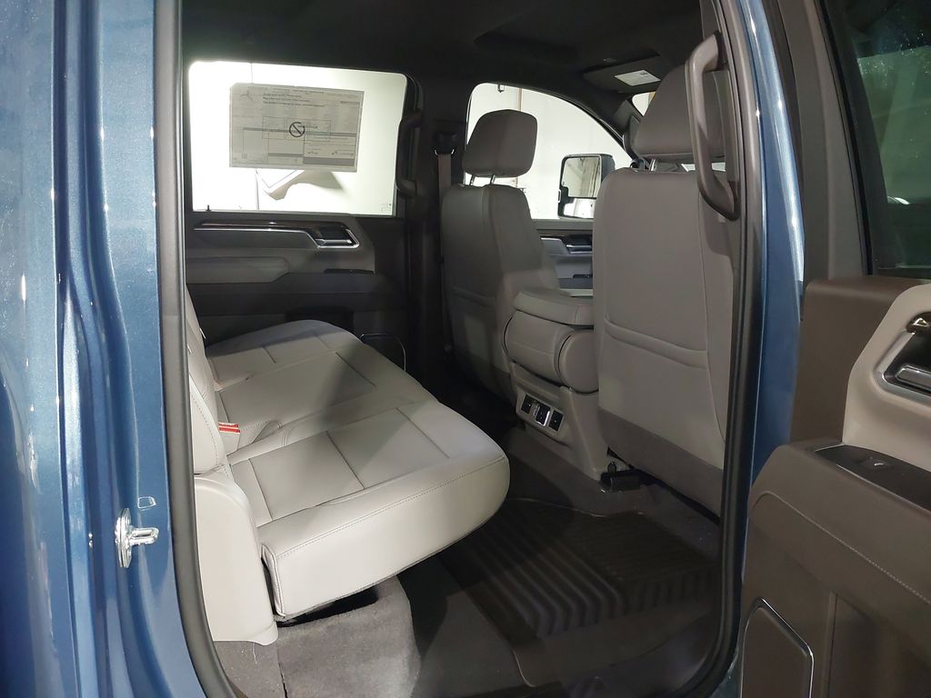 2025 Chevrolet Silverado 3500