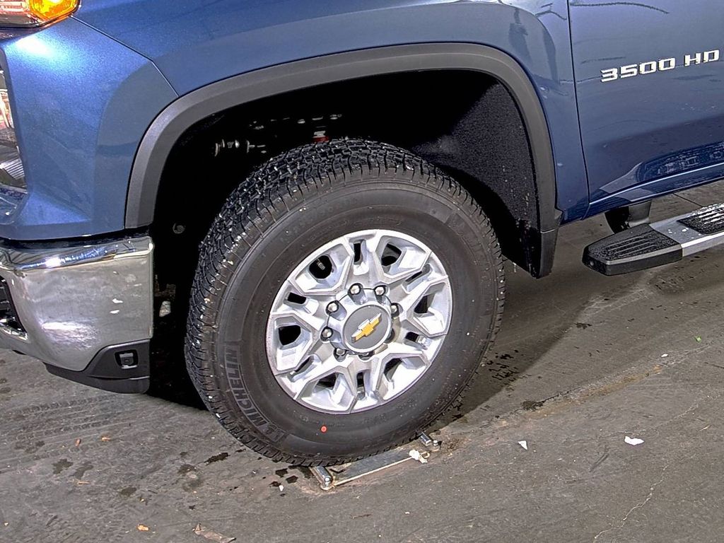 2025 Chevrolet Silverado 3500