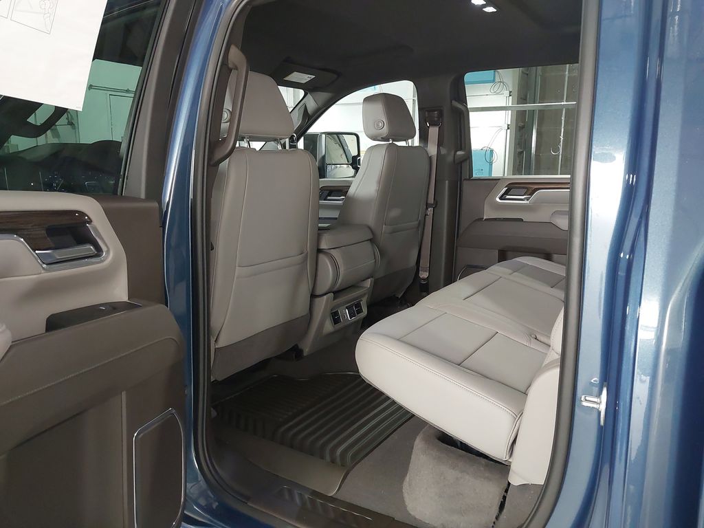 2025 Chevrolet Silverado 3500