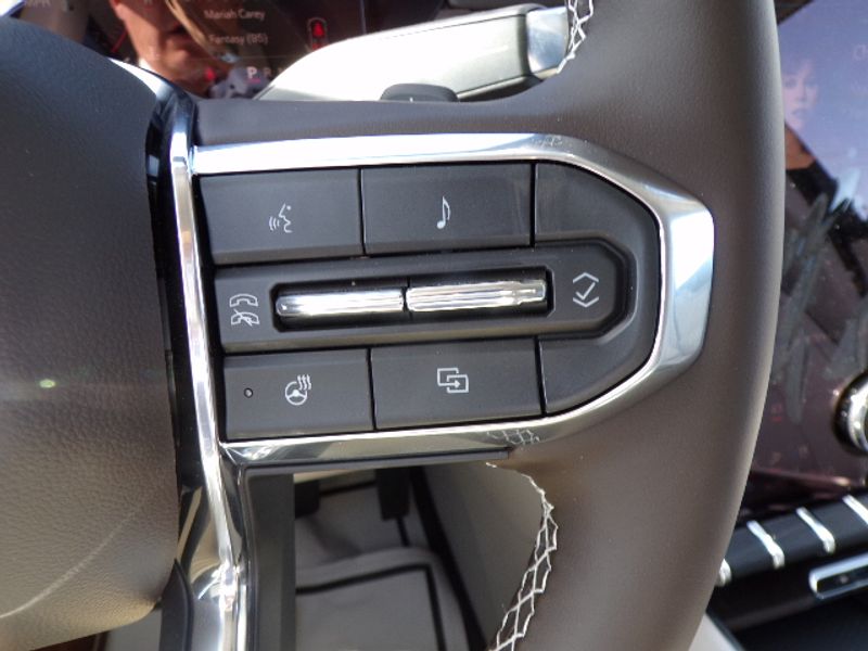 2025 GMC Acadia