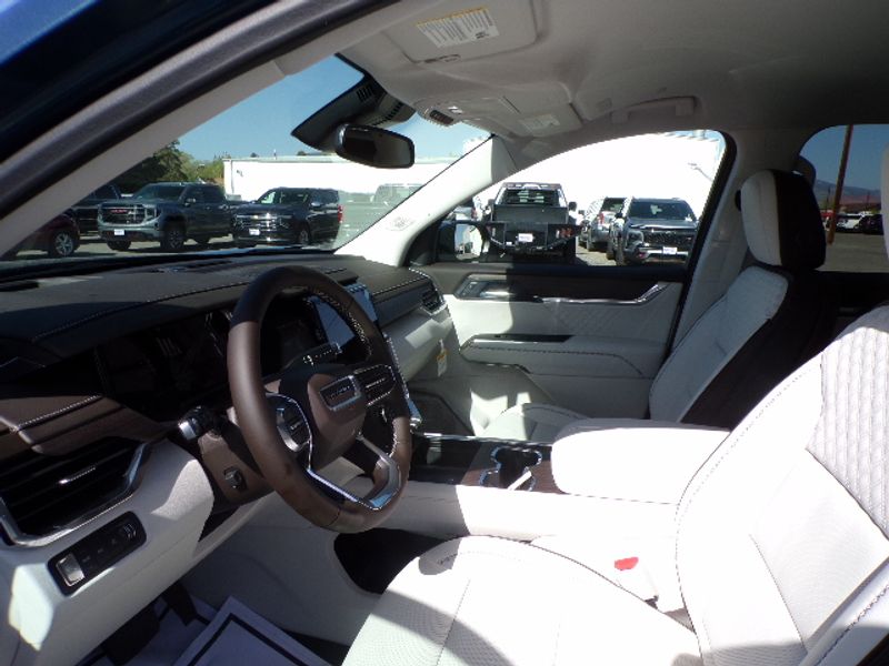 2025 GMC Acadia