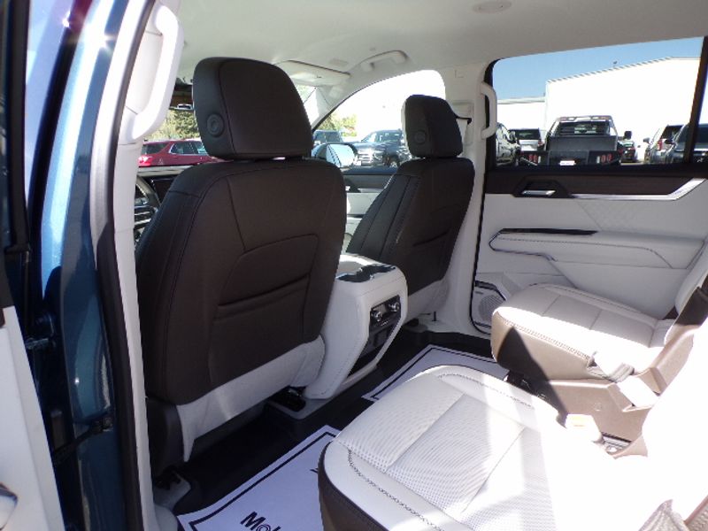 2025 GMC Acadia
