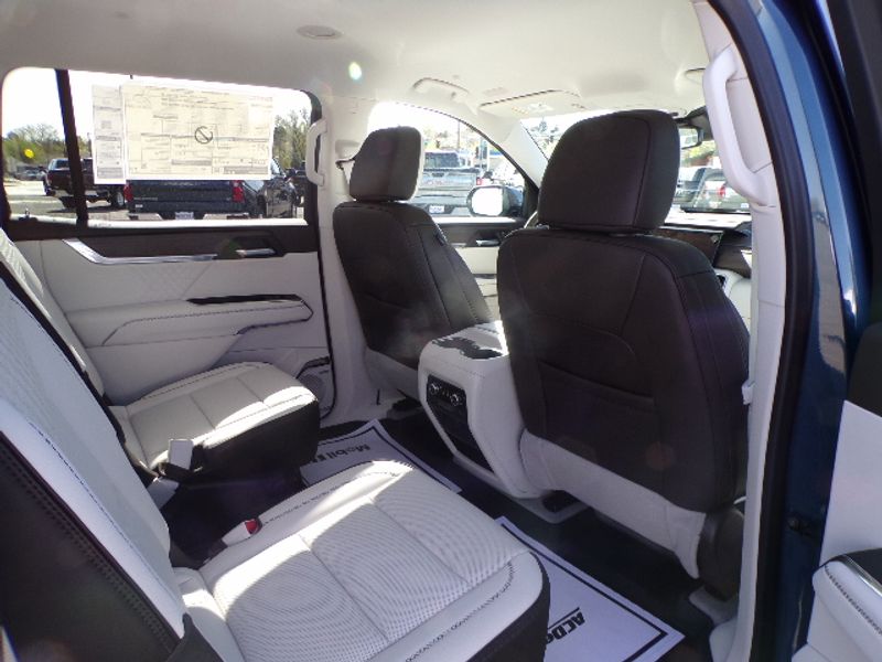 2025 GMC Acadia