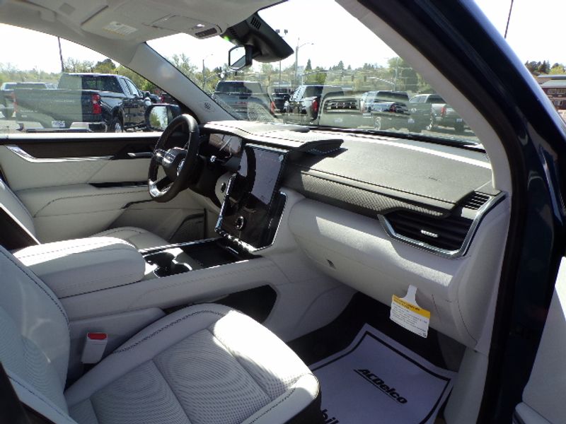 2025 GMC Acadia