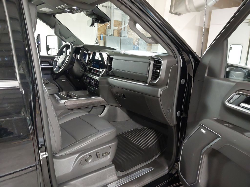 2025 Chevrolet Silverado 3500