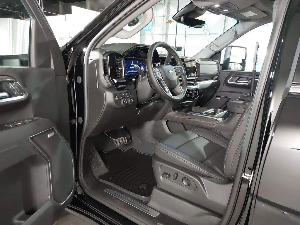 2025 Chevrolet Silverado 3500