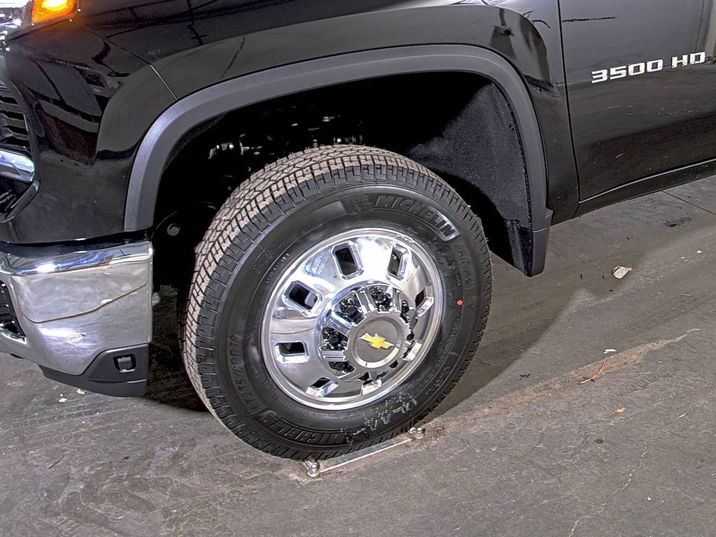 2025 Chevrolet Silverado 3500