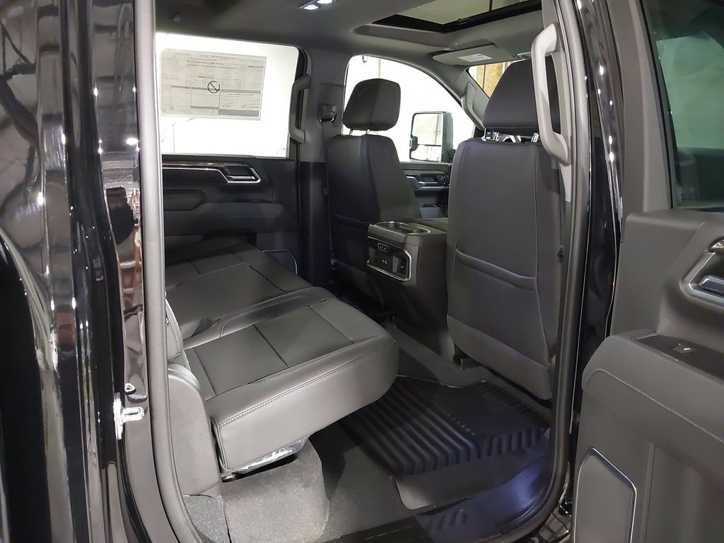 2025 Chevrolet Silverado 3500
