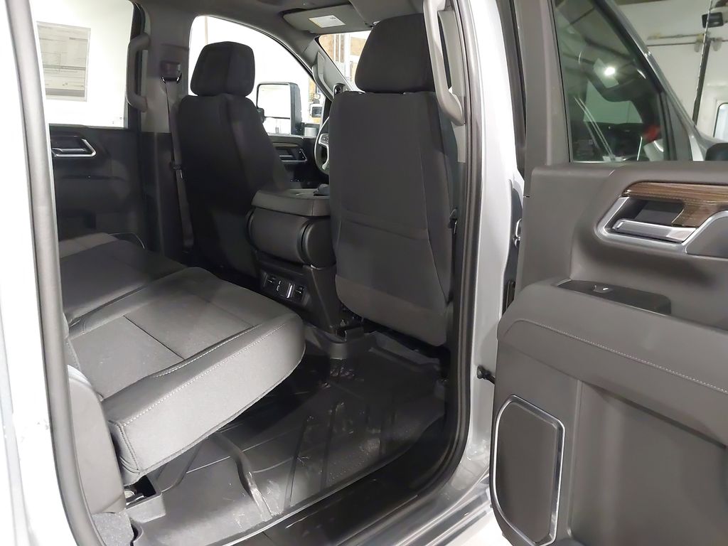 2025 Chevrolet Silverado 3500