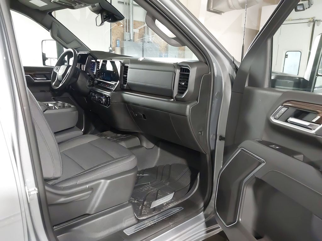 2025 Chevrolet Silverado 3500
