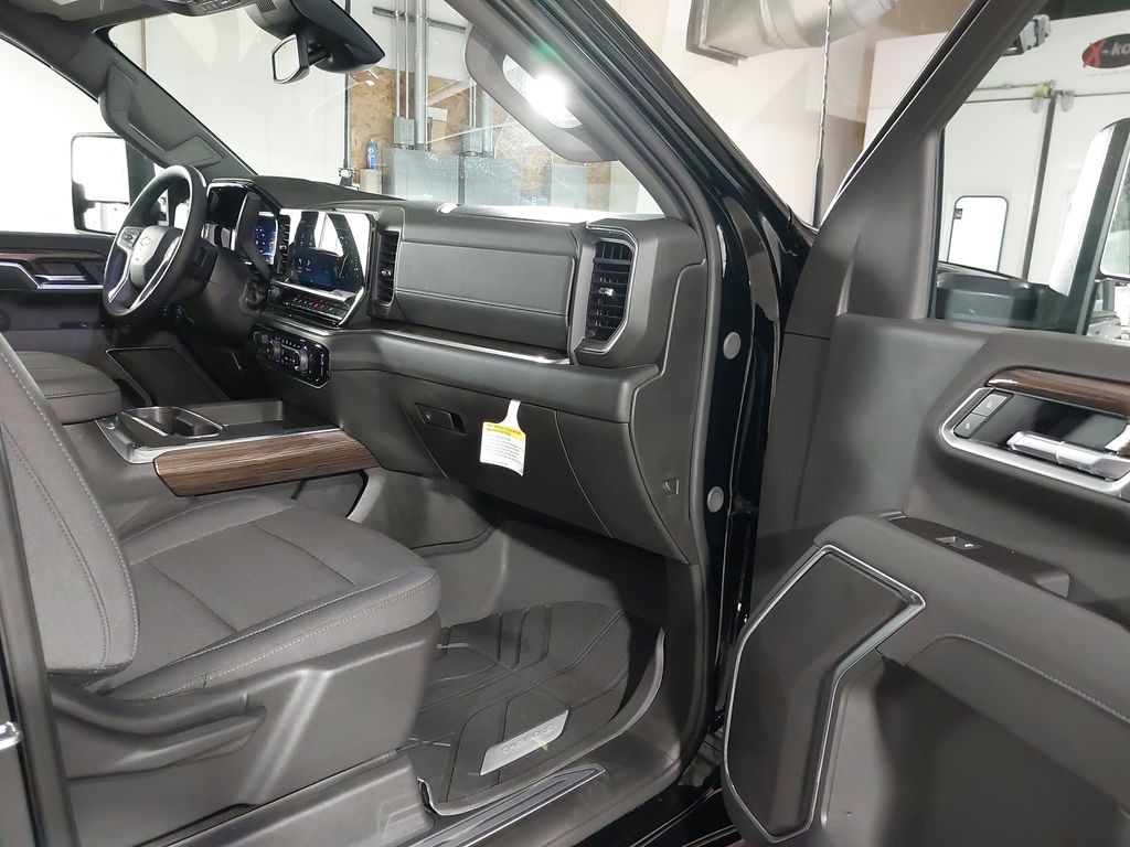 2025 Chevrolet Silverado 3500