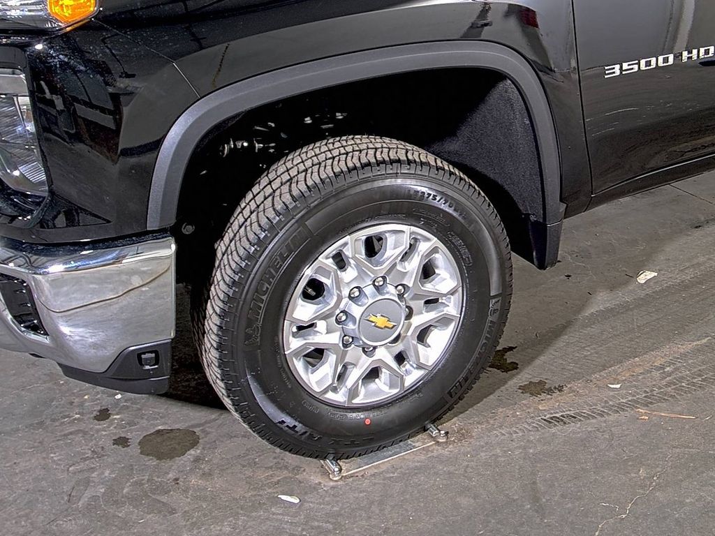 2025 Chevrolet Silverado 3500