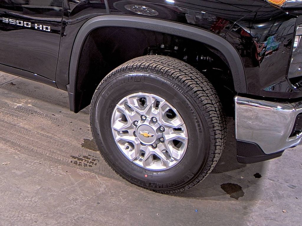 2025 Chevrolet Silverado 3500
