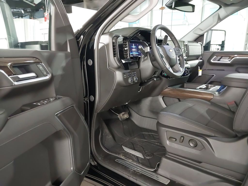 2025 Chevrolet Silverado 3500
