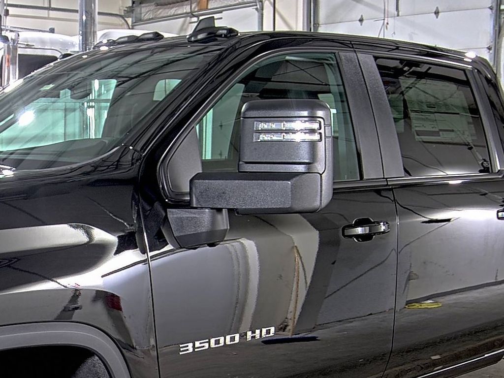 2025 Chevrolet Silverado 3500