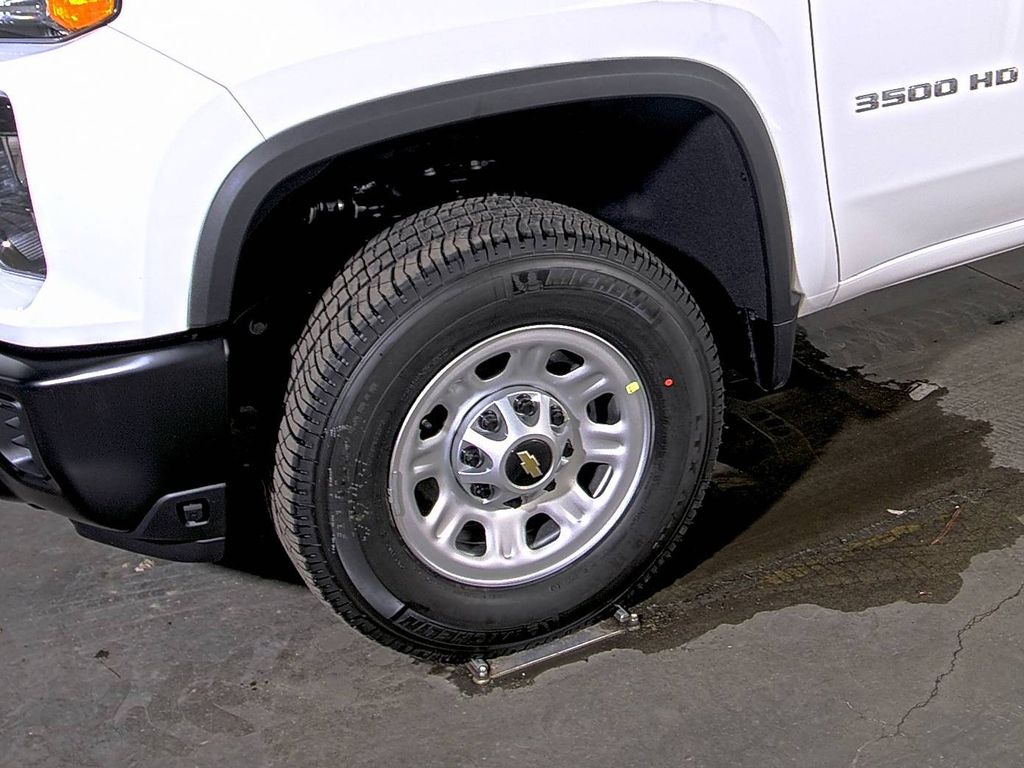 2025 Chevrolet Silverado 3500