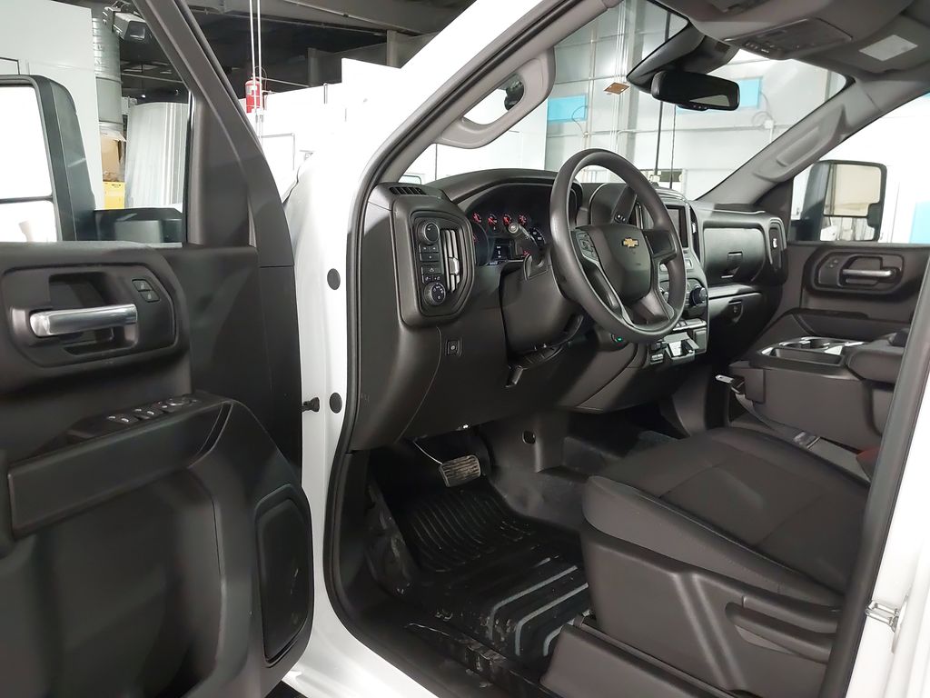 2025 Chevrolet Silverado 3500