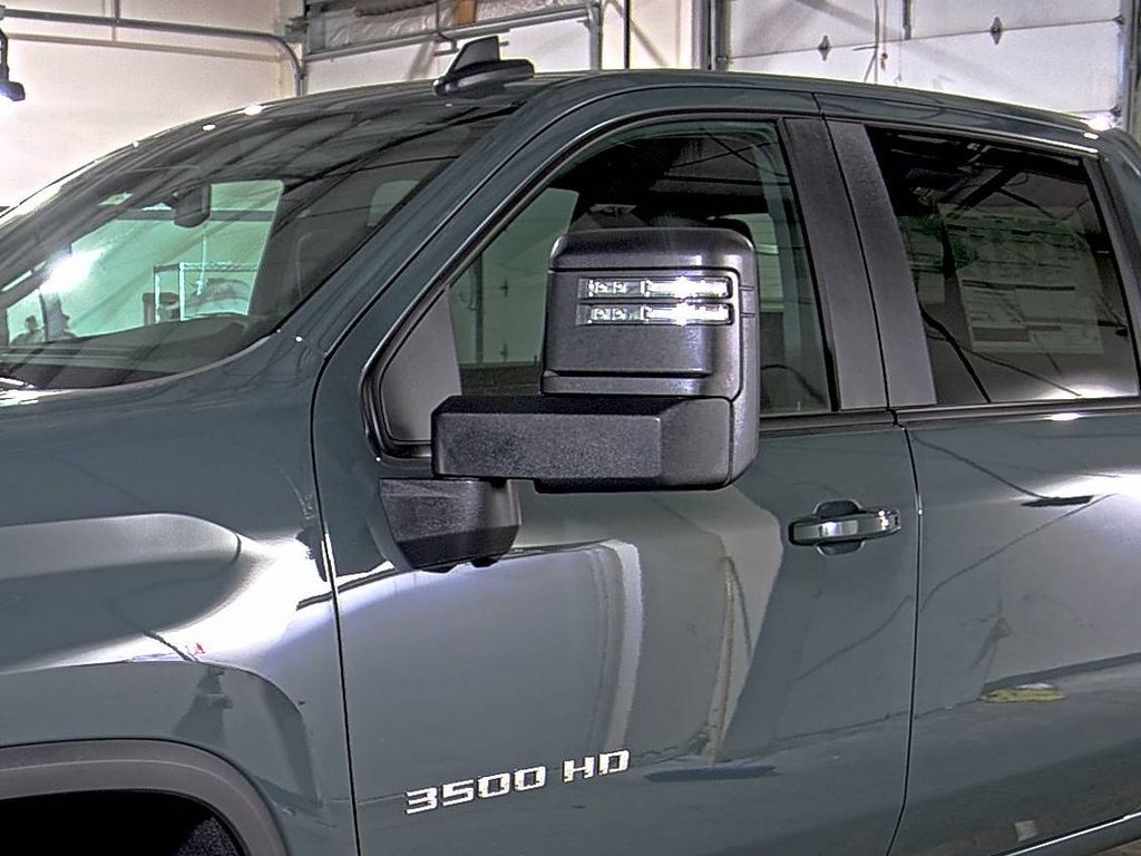 2025 Chevrolet Silverado 3500